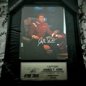 STAR TREK SHATNER KIRK AUTO PLAQUE #294/995